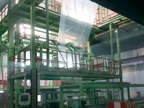 集裝箱液態(tài)包裝膜、噸袋設(shè)備